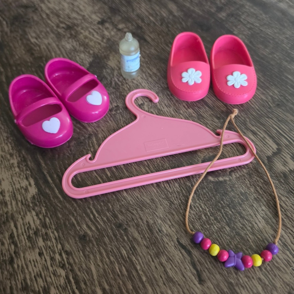 AMERICAN GIRL Doll Accessories Kids 18"‎ Pink Shoes Hanger Necklace Bottle Set